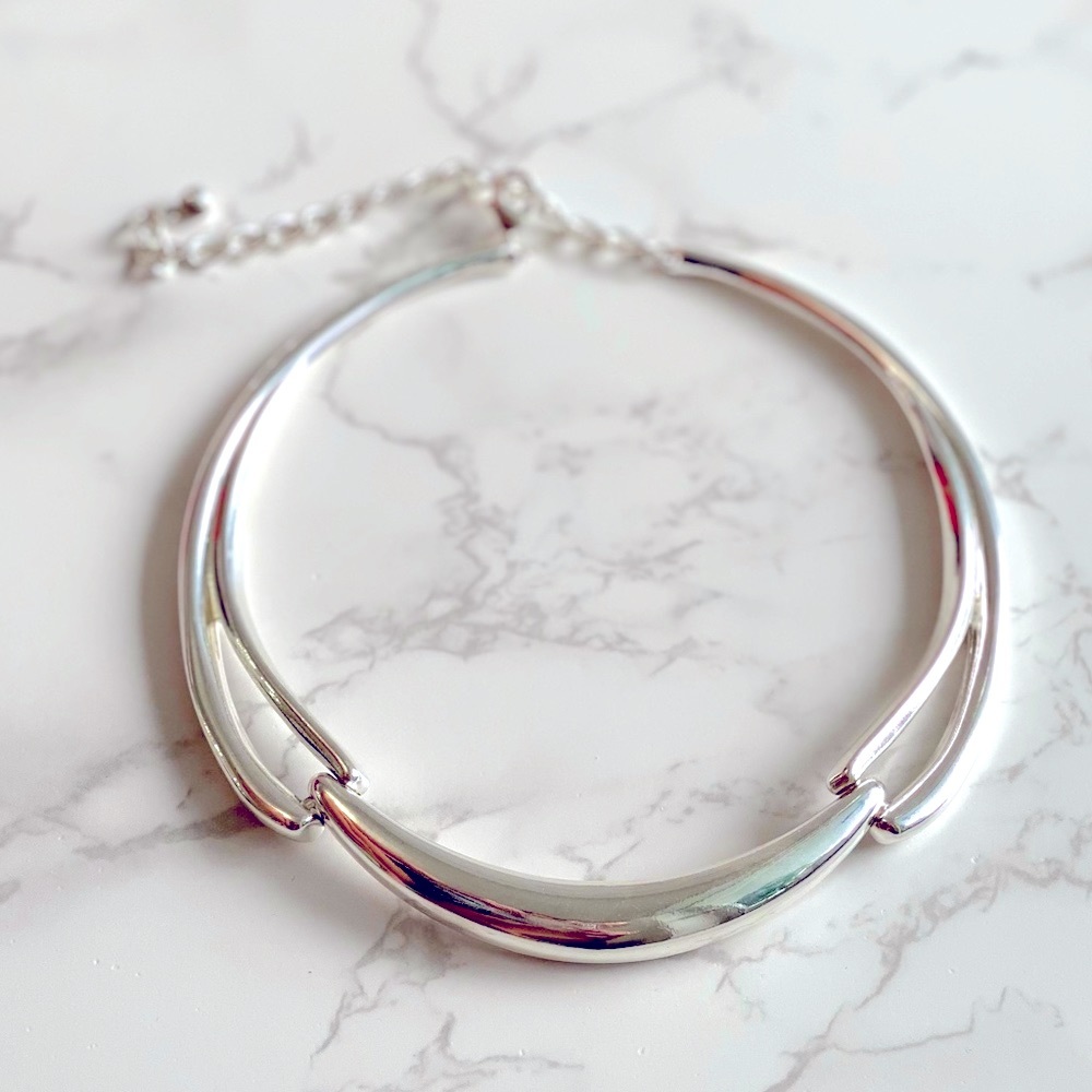 Choker silver color